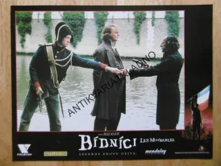 BÍDNÍCI, LIAM NEESON, FOTOSKA FILM USA