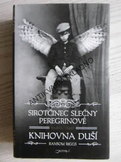 SIROTČINEC SLEČNY PEREGRINOVÉ, KNIHOVNA DUŠÍ, RANSOM RIGGS,  **an