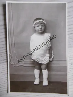 DÍTĚ V ŠATECH, DÍVKA, FOTOPOHLEDNICE,