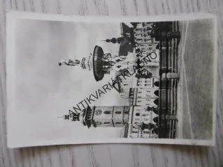 ČESKÉ BUDĚJOVICE, NÁMĚSTÍ, KAŠNA, SOCHA, 1955