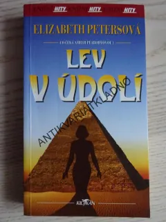 LEV V ÚDOLÍ, ELIZABETH PETERSOVÁ, **an