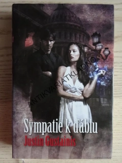 SYMPATIE K ĎÁBLU, JUSTIN GUSTAINIS, **an