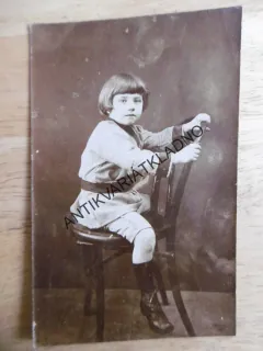 DÍVKA , CHLAPEC ??,KOSTÝM, MÓDA,