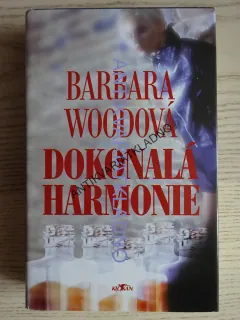 DOKONALÁ HARMONIE, BARBARA WOODOVÁ, **an