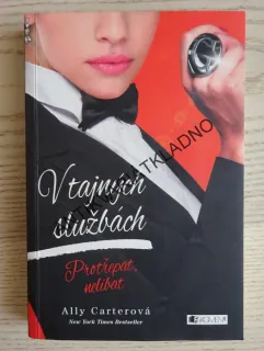 V TAJNÝCH SLUŽBÁCH, ALLY CARTEROVÁ, **an