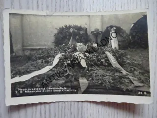 HROB PRESIDENTA OSVOBODITELE T. G. MASARYKA A JEHO CHOTI CHARLOTTY, HŘBITOV LÁNY, TGM, OKRES KLADNO, 1938