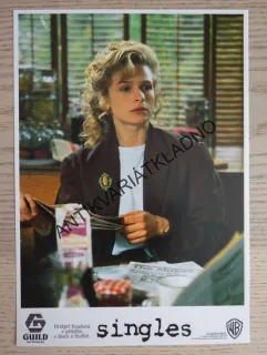 MLADÍ, SINGLES, BRIDGET FONDA, FOTOSKA FILM