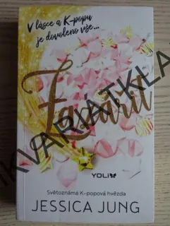ZAZÁŘIT, JESSICA JUNG, **an