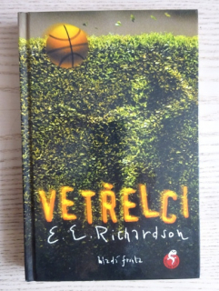 VETŘELCI, E. E. RICHARDSON, **an