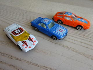ZÁVODNÍ AUTOMOBIL 1/70, AUTÍČKO, HRAČKA, 3 KUSY